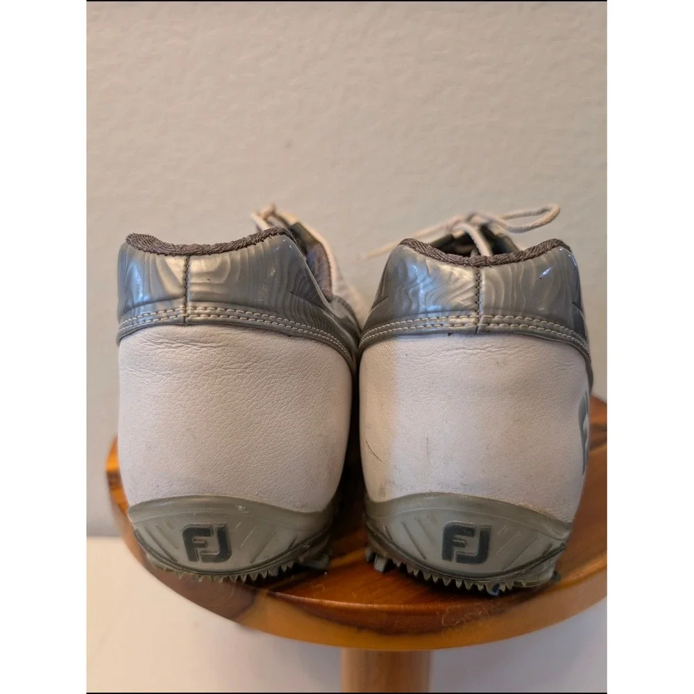 FootJoy dryjoys next